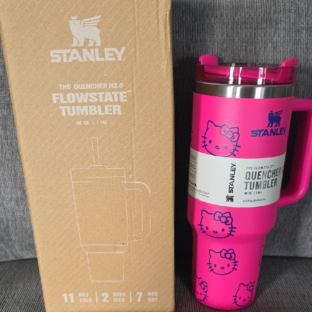 Stanley Hello Kitty Hot Pink Quencher H2.0 Tumbler with Straw, 40oz., New - Picture 8 of 10